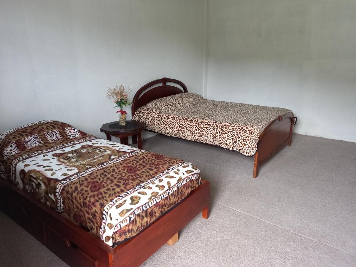 Montano Camping & Hostel Banos  Luaran gambar