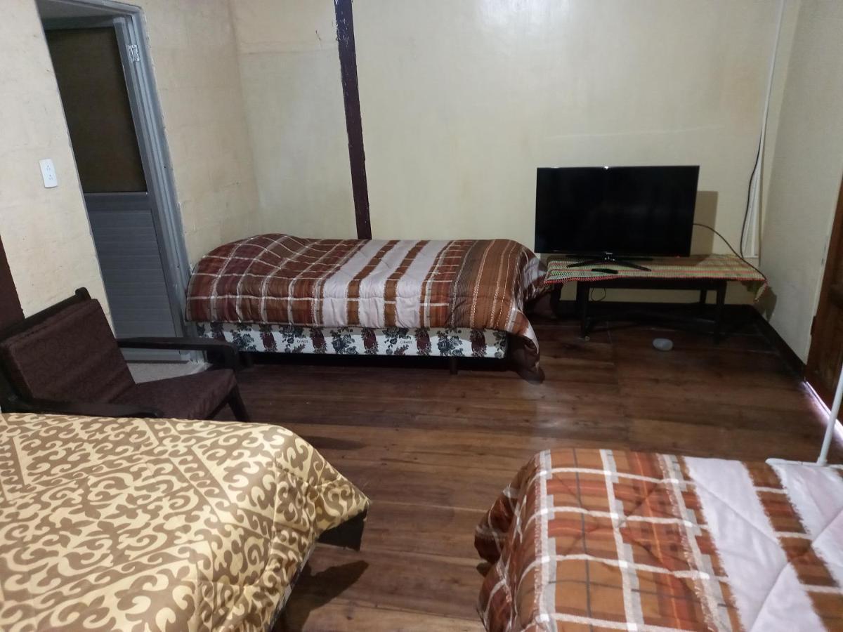 Montano Camping & Hostel Banos  Luaran gambar