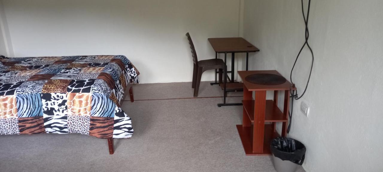 Montano Camping & Hostel Banos  Luaran gambar