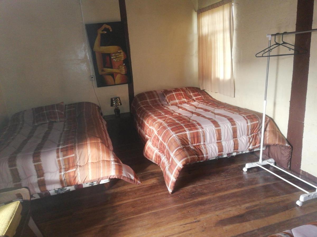Montano Camping & Hostel Banos  Luaran gambar