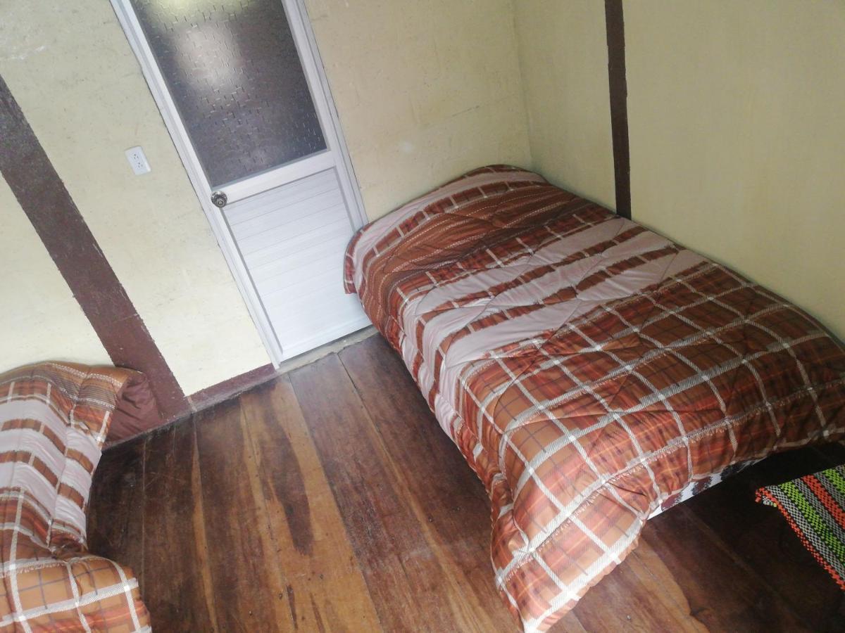 Montano Camping & Hostel Banos  Luaran gambar