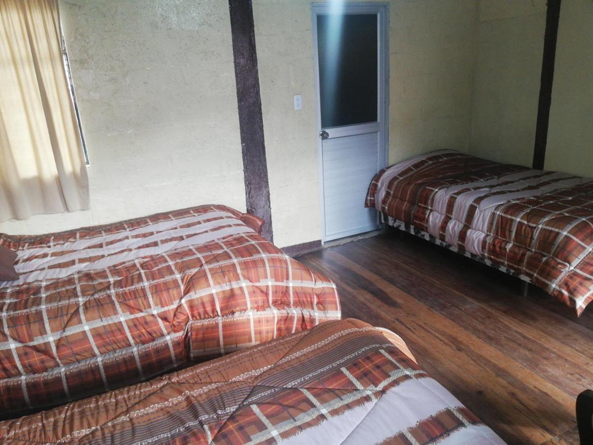 Montano Camping & Hostel Banos  Luaran gambar